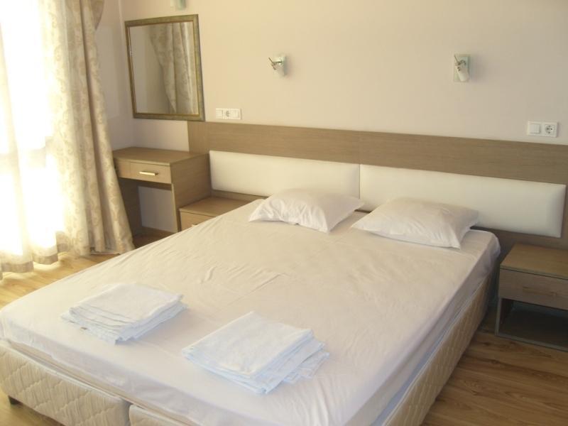Pomorie Bay Aparthotel Phòng bức ảnh